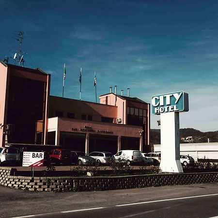 Hotel City Cairo Montenotte Extérieur photo